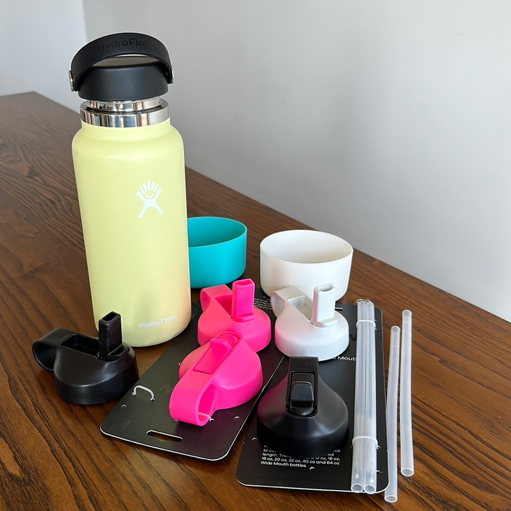 32 oz Wide Mouth Hydro Flask Pineapple - comes with accessories